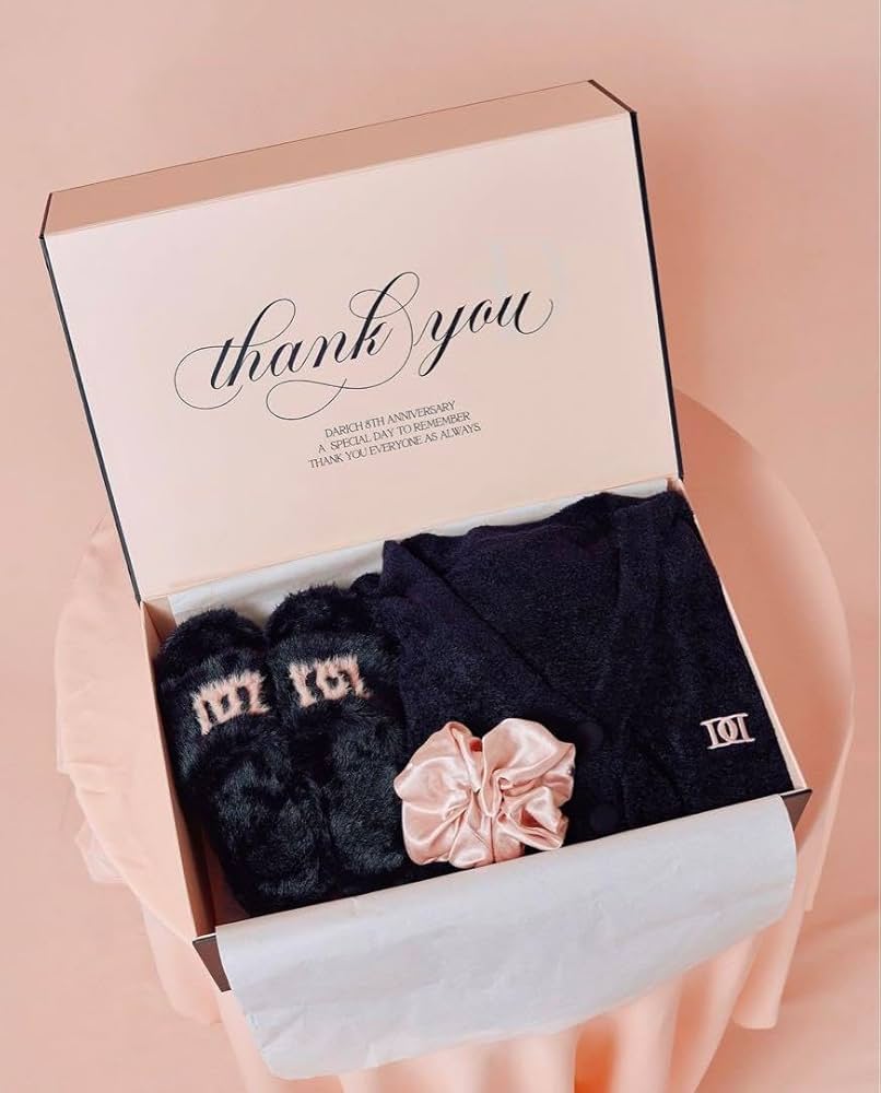 Darich 8周年ノベルティ ESPECIAL ANNIVERSARY BOX Amazon.co.jp: Darrich 8th Anniversary Special Anniversary